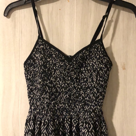 Black and white dress - Picture 3 of 3